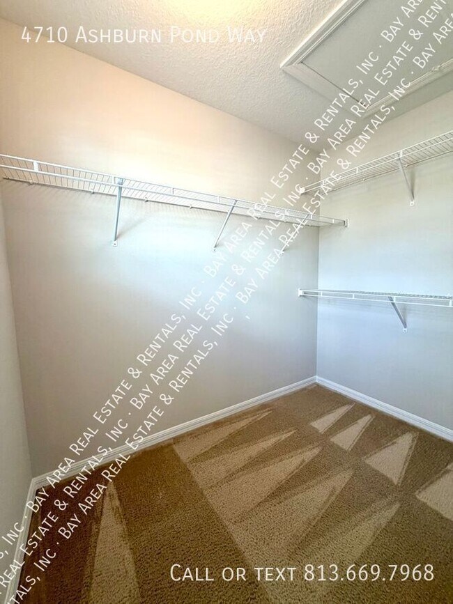 Building Photo - 4710 Ashburn Pond Way