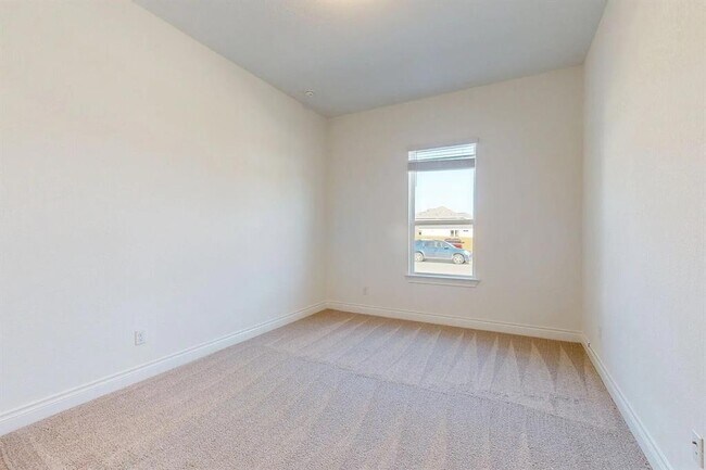 Building Photo - 1208 White Daisy Ln