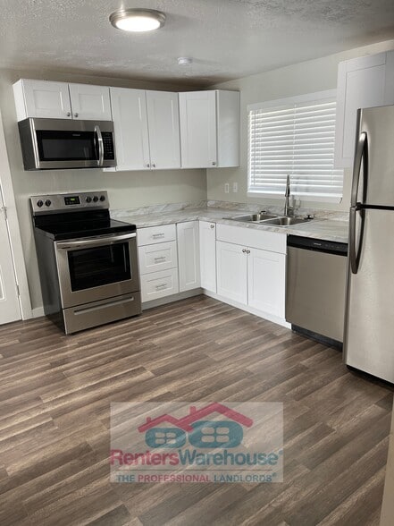 Building Photo - 190 S 1680 W