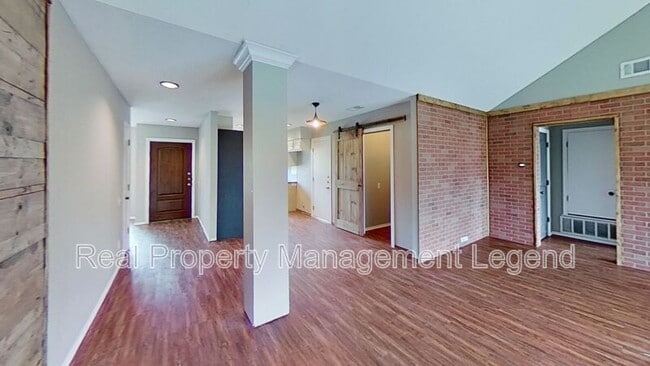 Building Photo - 3740 Racquet Ct