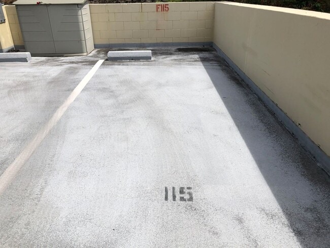 Building Photo - Great Salt Lake Location! 2/2 with 2 parki...
