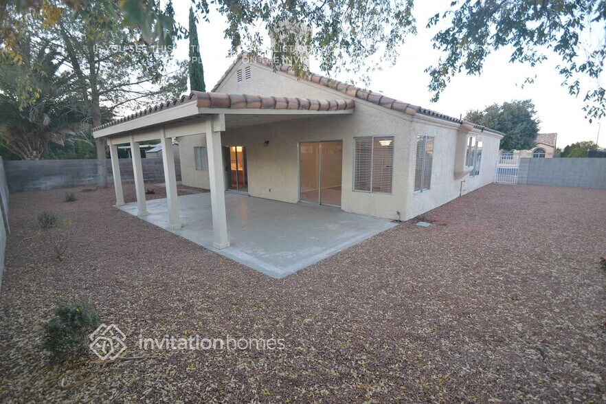 Building Photo - 941 Chaps Cir
