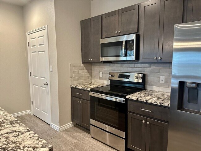 Building Photo - 401 CR 306