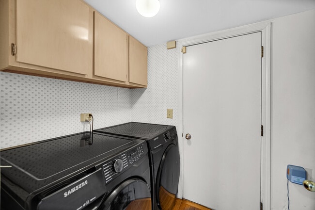 Building Photo - 125 Stevens Dr