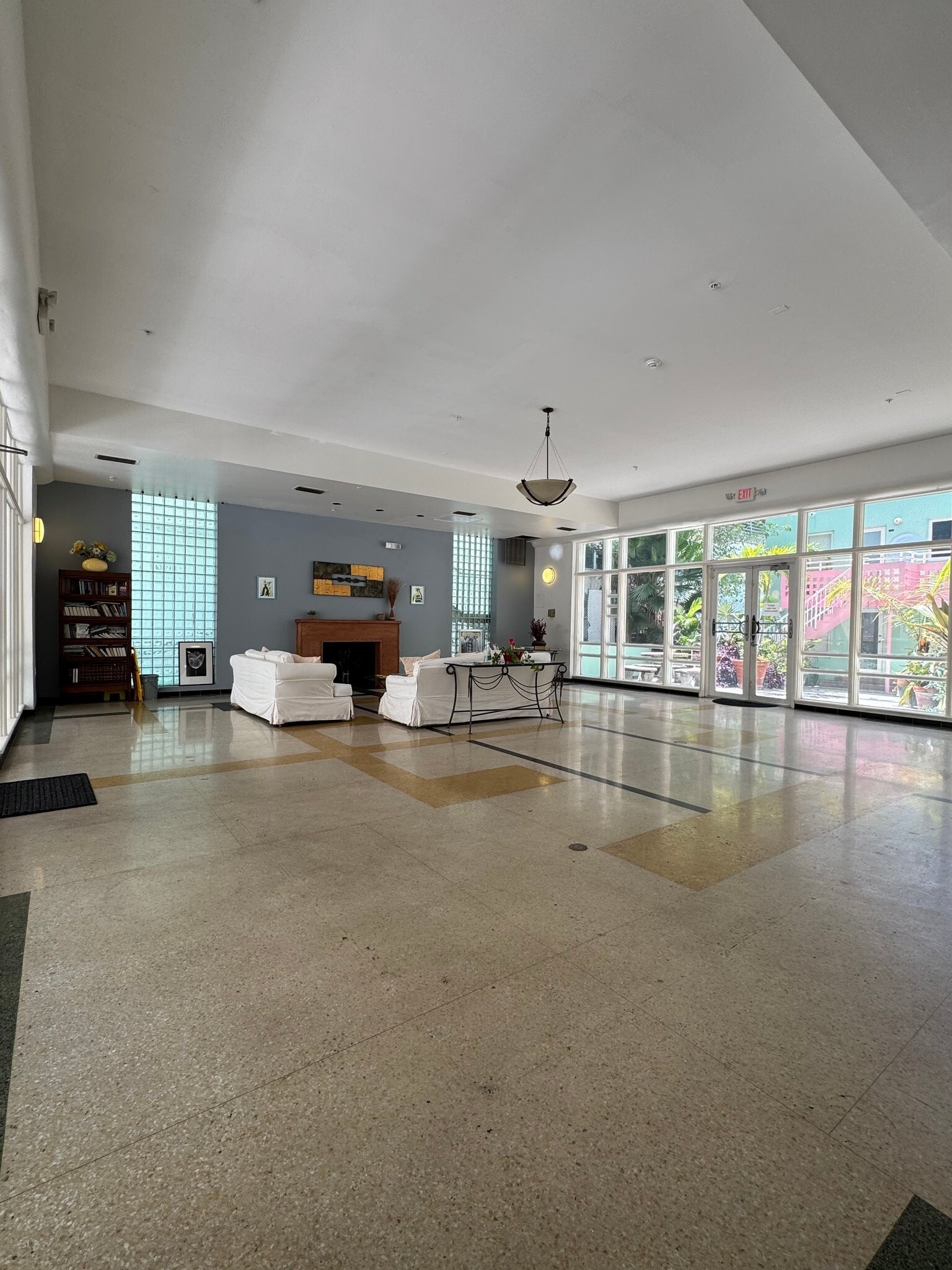 Building Photo - 1460 Ocean Dr