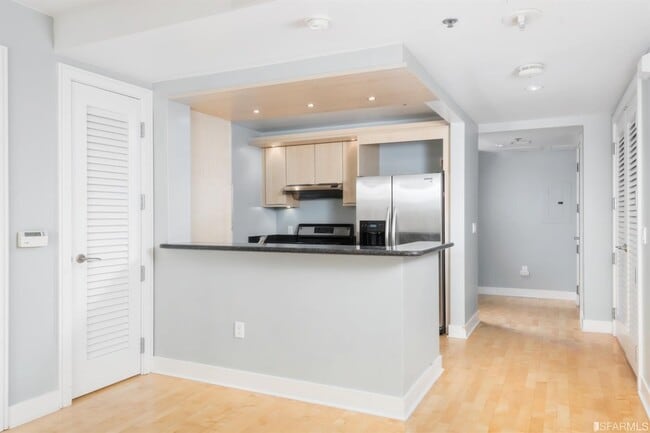 Building Photo - 229 Brannan St