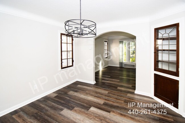 Building Photo - Stunning 3BR 2BA in Cleveland Heights!