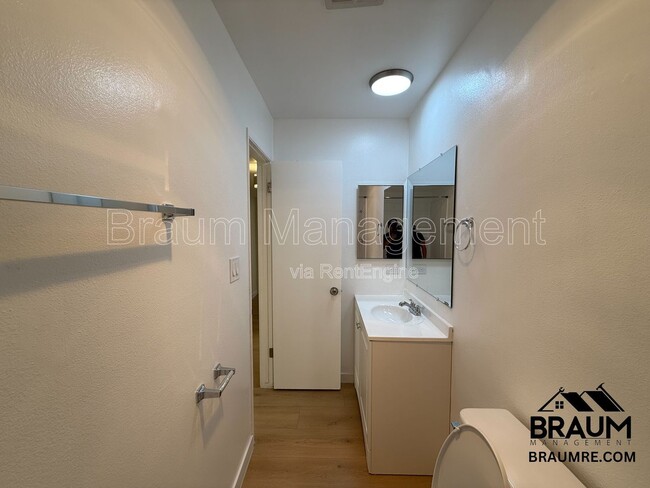 Building Photo - 5461 Kester Ave