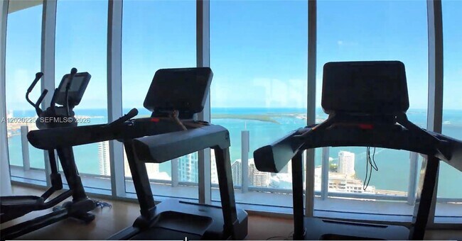 Building Photo - 300 Biscayne Blvd Way