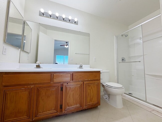 Building Photo - 593 Old W Ct