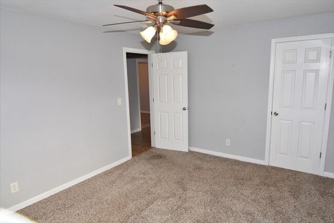 Building Photo - Recently remodeled 3 bed 2 bath home, New ...