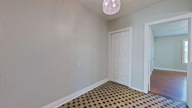 Building Photo - 1/1 In San Marco! Walking distance to the ...