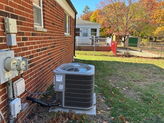 Building Photo - 12757 De Cook Dr