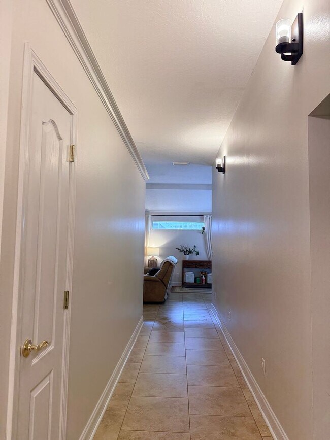 Building Photo - PRIME location Kenwood home with a great backyard!