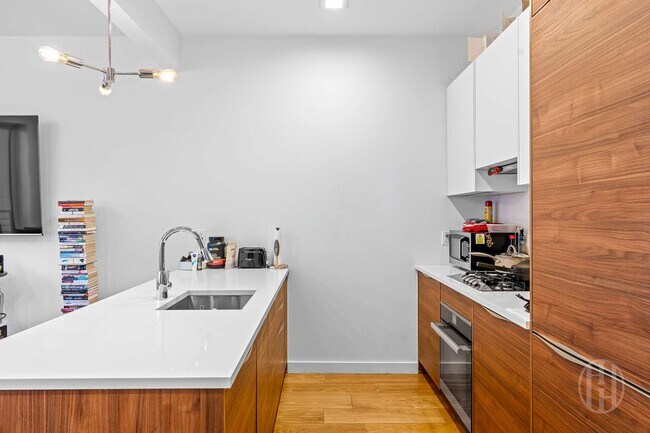 Building Photo - 792 Classon Ave