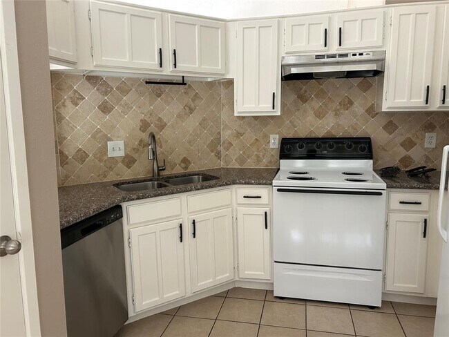 Building Photo - 4215 Spinks Creek Ln