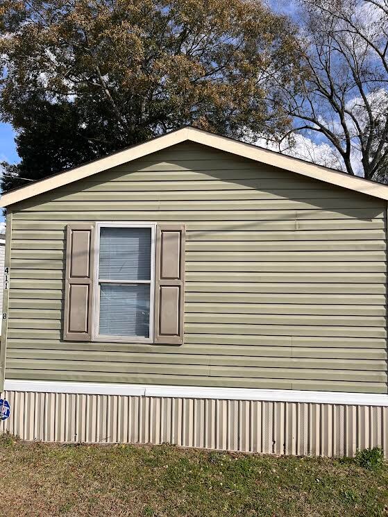 Building Photo - 411 Medford St