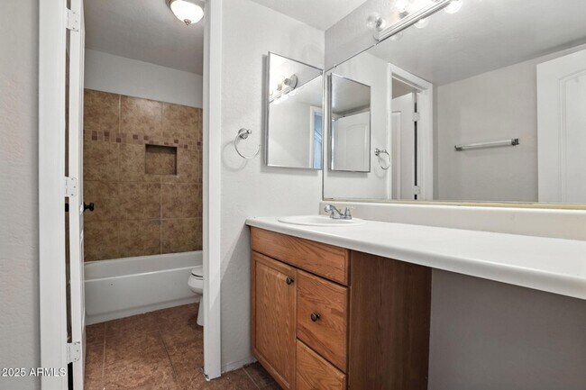 Building Photo - 8055 E Thomas Rd