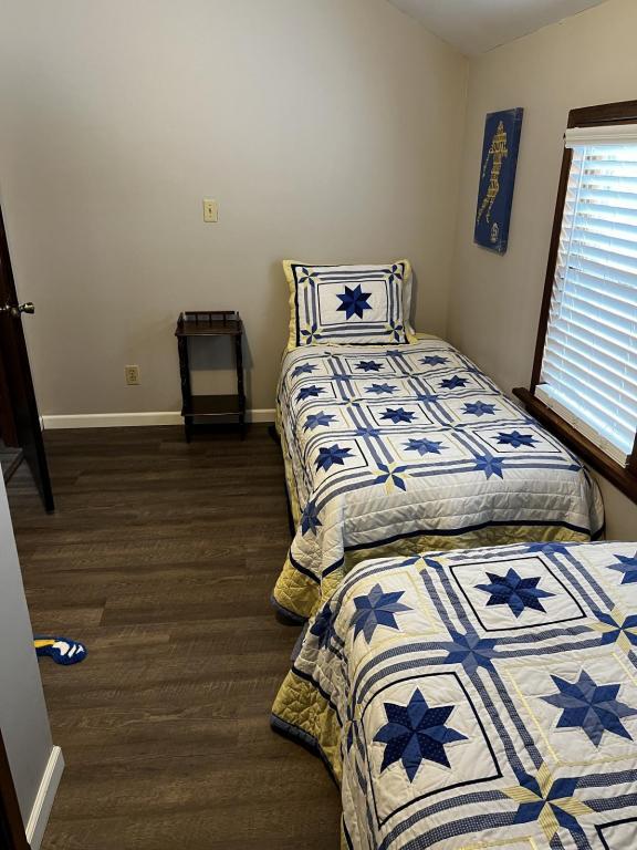 Building Photo - 1023 9th Ave