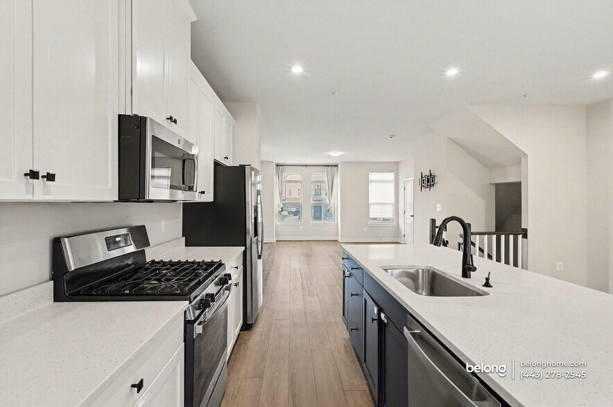 Building Photo - 6118 Northwest Dr