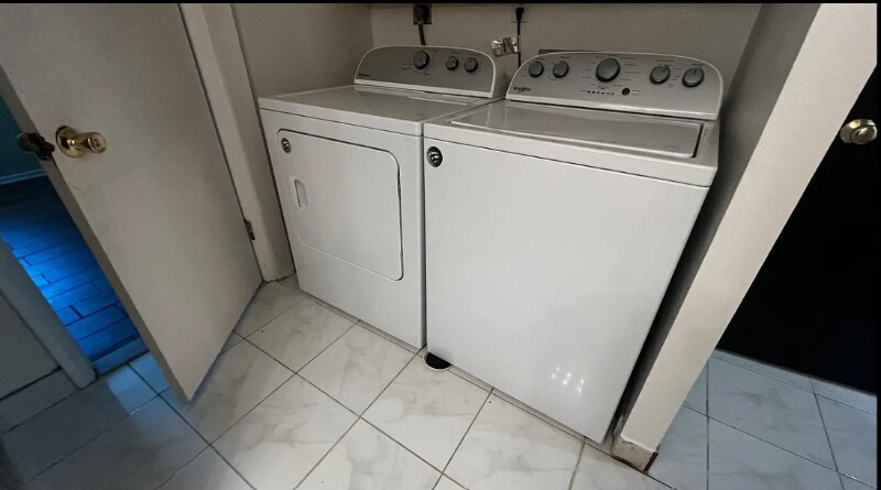 Building Photo - 1621 Debra Dr