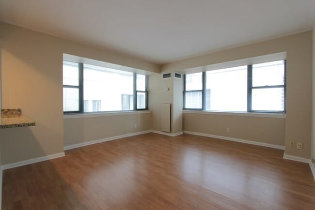 Building Photo - 240-173 Tremont St