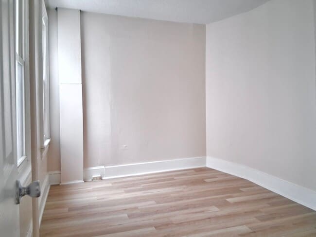 Building Photo - Updated 2 Bedroom Apartment FOR RENT in Bridgeton NJ $1350