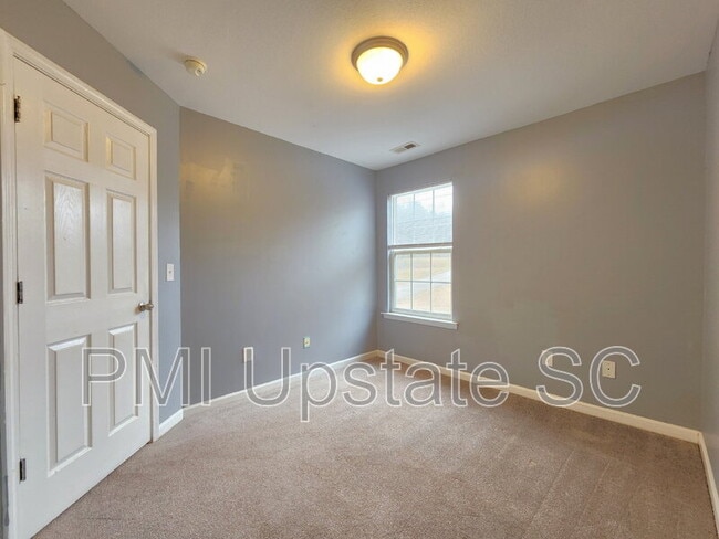 Building Photo - 65 Greensboro Ct