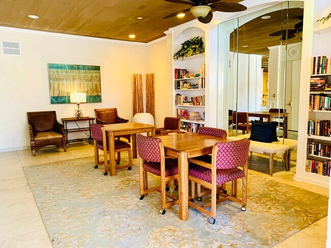 Building Photo - LARGE AND BRIGHT 2BD/2BA CONDO AVAILABLE I...