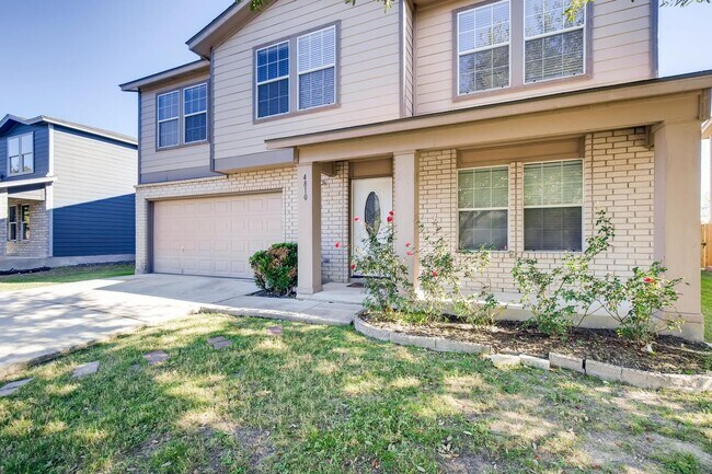 Building Photo - Close to Randolph AFB!