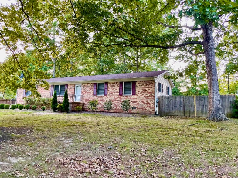 Building Photo - 26125 Cresent Ln