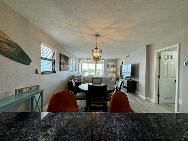 Building Photo - Top-Floor Cape Coral Condo with Wraparound...