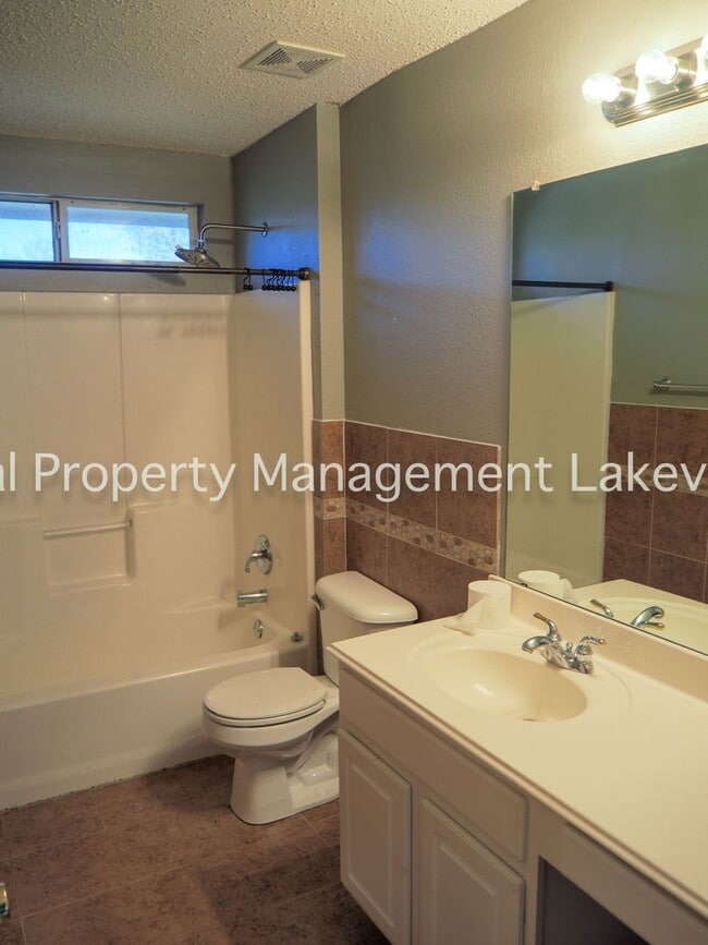 Building Photo - 7500 Waterside Pl