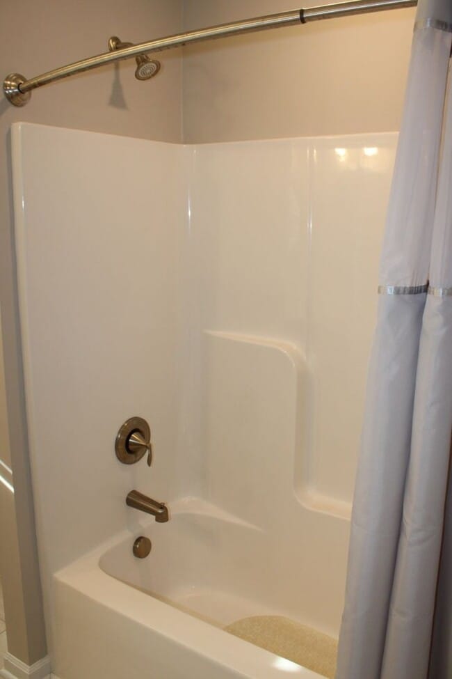 Building Photo - Welcome to your dream home!