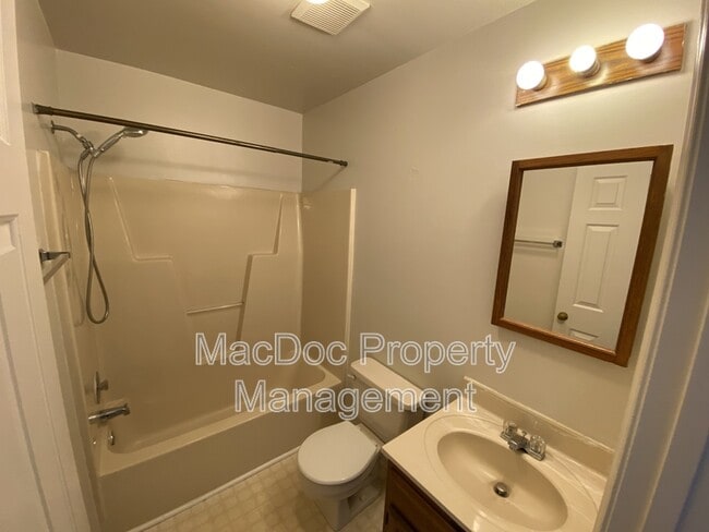 Building Photo - 212 Farrell Ln