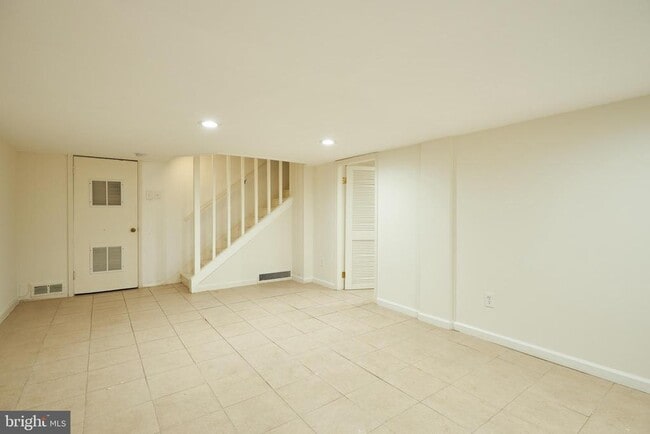 Building Photo - 5306 Albemarle St