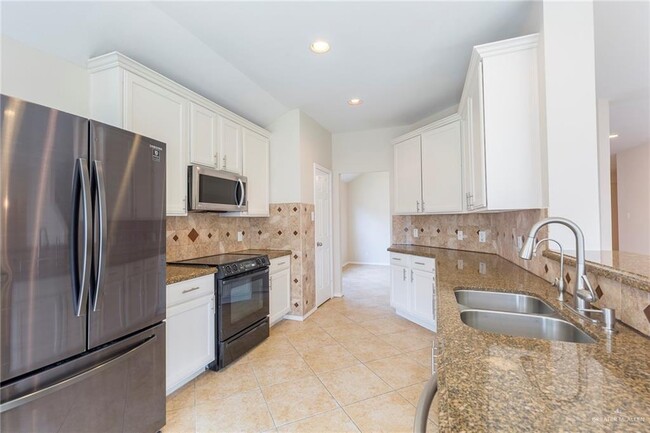 Building Photo - 4202 Santa Marina St