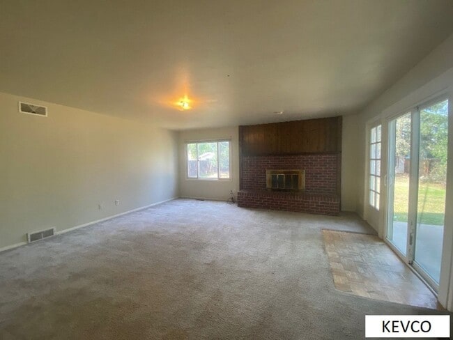Building Photo - Awesome Four Bedroom Home by CSU Campus!