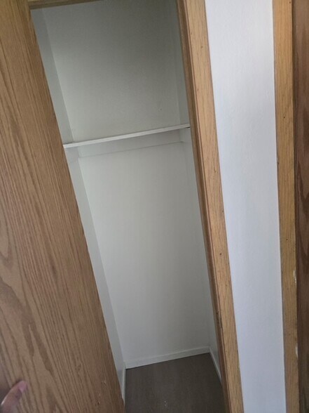 coat closet - 2687 Aarondavid Dr