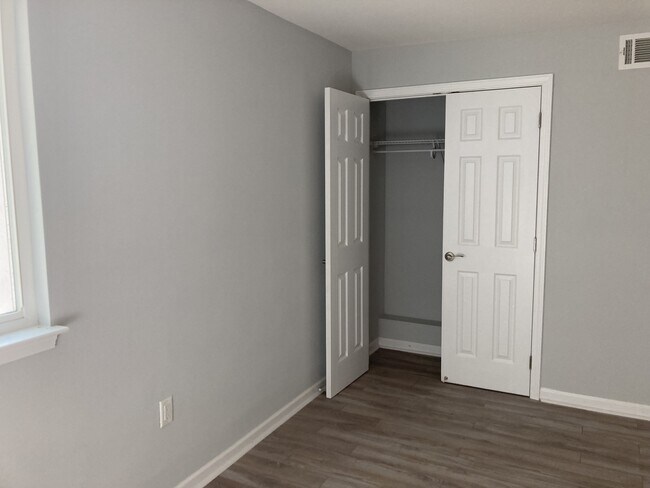Building Photo - 719 Cypress Dr
