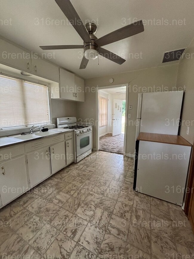 Building Photo - 1423 Terrace Dr