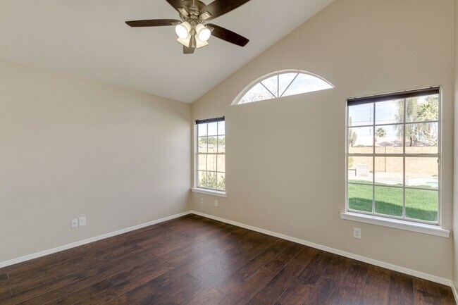 Building Photo - 4314 E Juanita Ave