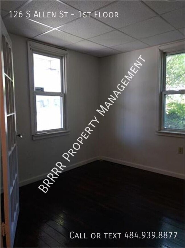 Building Photo - 126 Allen St