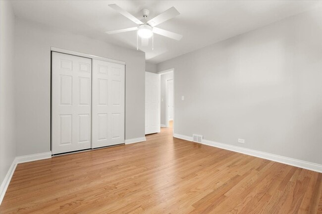 Building Photo - 1702 N Drury Ln