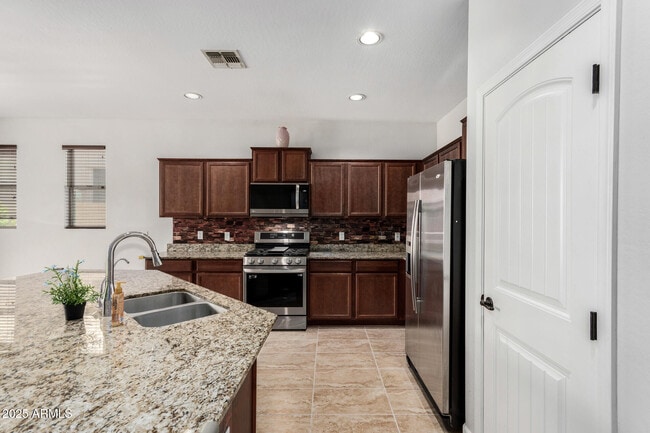 Building Photo - 82 W Aster Dr