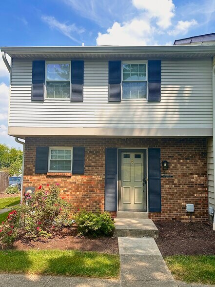 Building Photo - 7614 Pons Ln