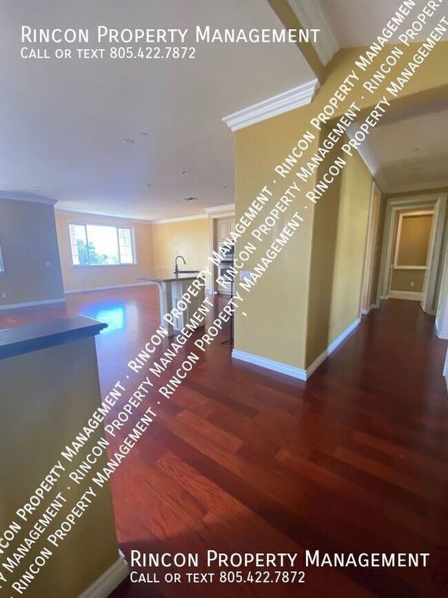 Building Photo - Elegant Long Term Large Home Rental - Load...