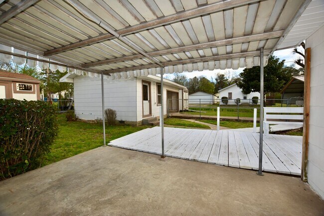 Building Photo - 1623 Texas St