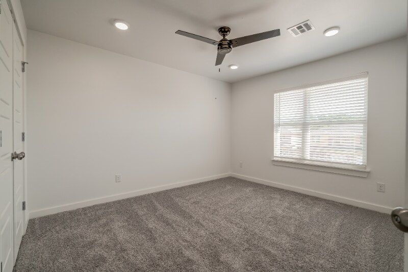 Building Photo - 13520 Vinita Dr