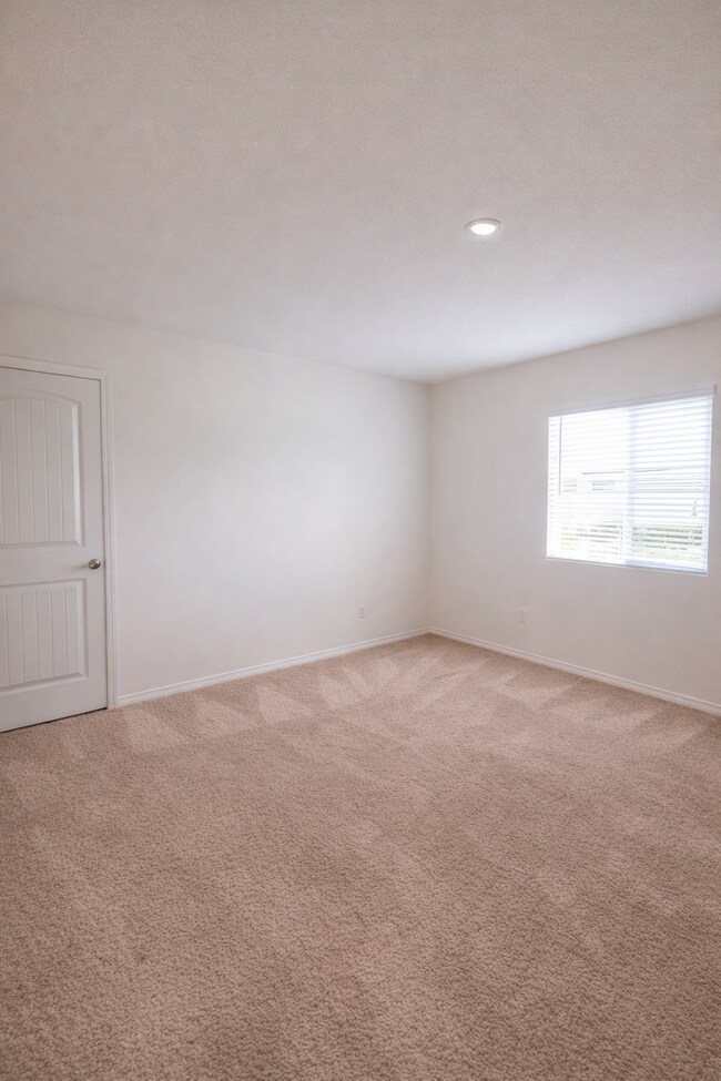 Building Photo - 24610 Comanche Creek Dr